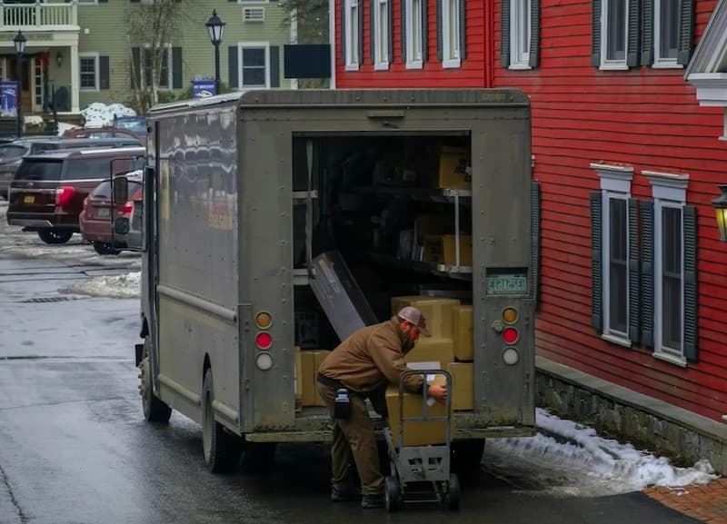 mysite-name couriers delivering parcels